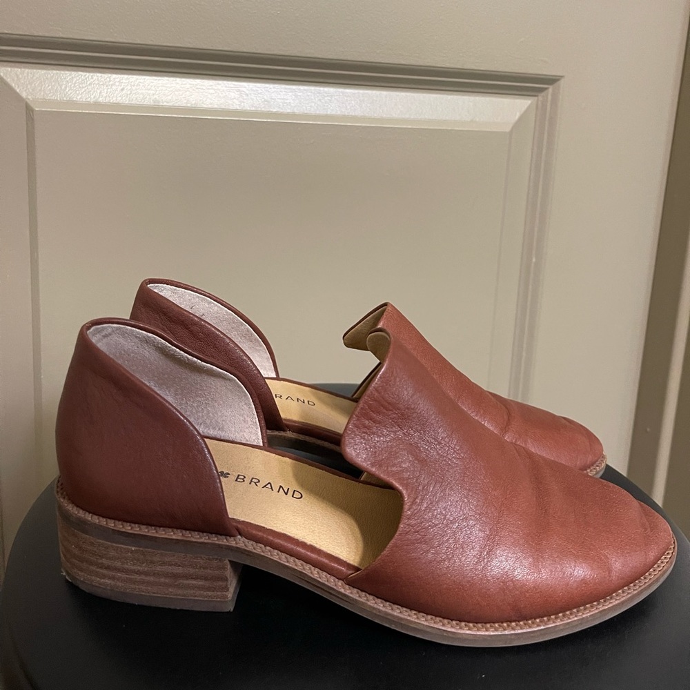lucky brand gennifa flat loafer brown pump